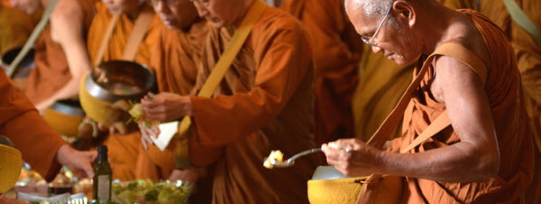Tại sao người học Phật nên ăn chay?