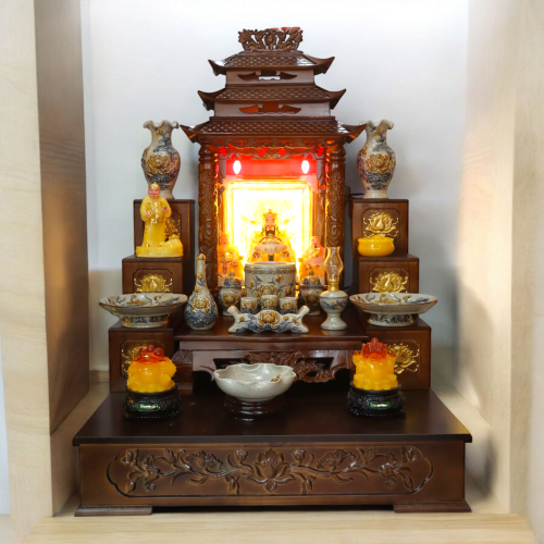 Bàn Thờ Thần Tài Gỗ sồi 3 mái và Bộ Đồ Thờ Gốm Sứ Bát Tràng