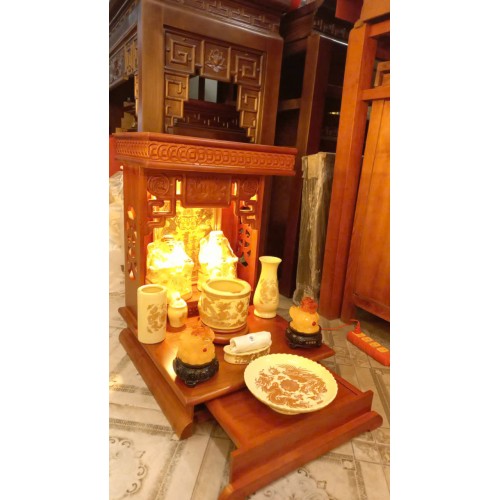 Bàn Thờ Thần Tài Gỗ Xoan 48cm Kết Hợp Ngăn Kéo và Bộ Đồ Thờ