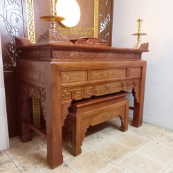 Bàn thờ gia tiên gỗ hương đá cao cấp với vách ốp phía sau