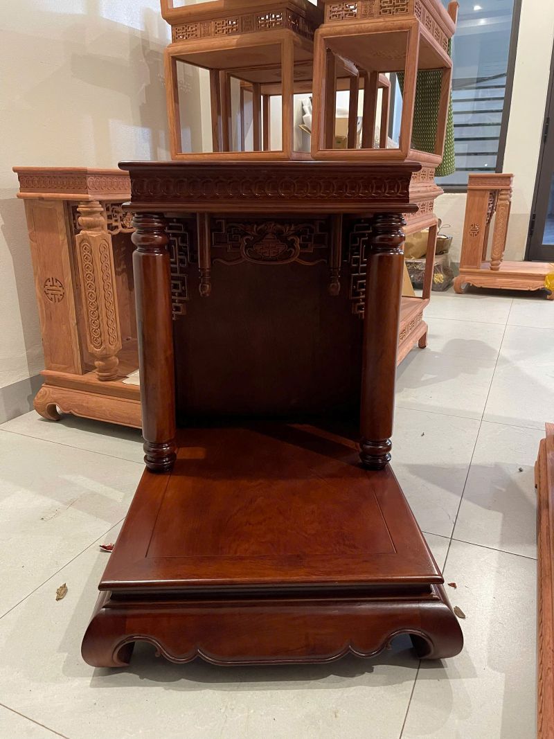 Bàn thờ Thần Tài mái bằng gỗ Hương 61cm phun màu nâu óc chó