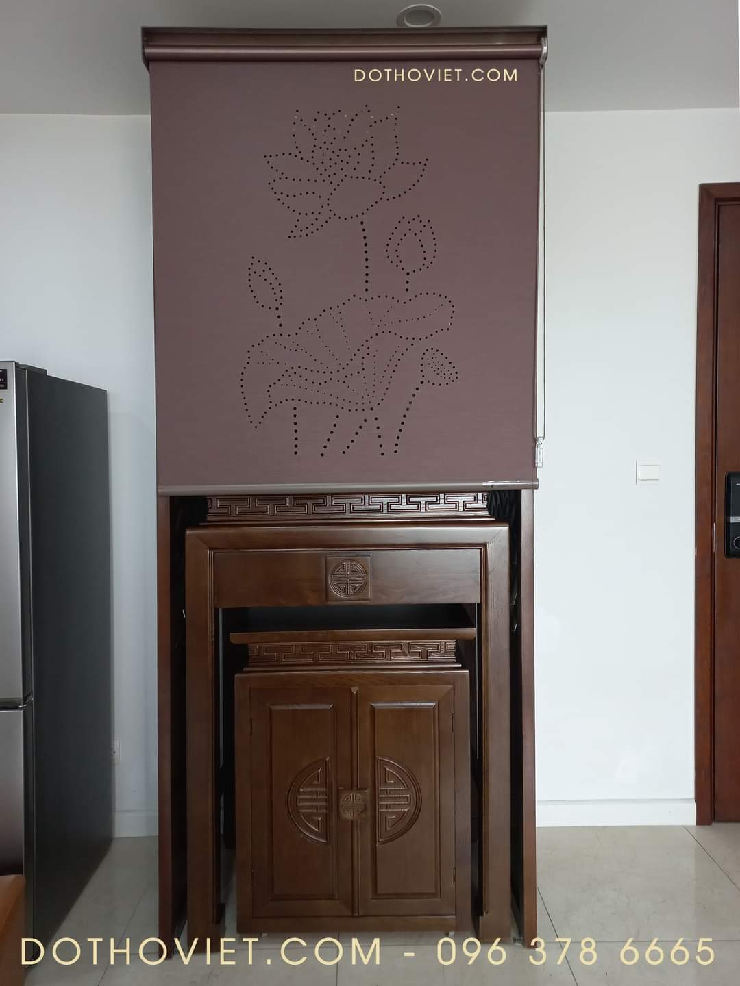 Bàn thờ đứng chung cư kết hợp tủ thờ và rèm